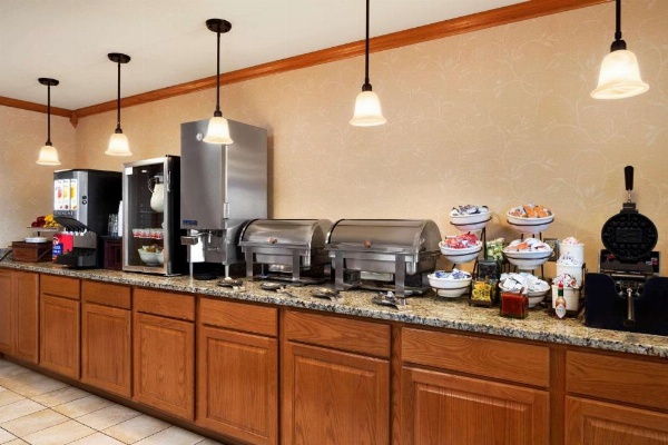 Country Inn & Suites by Radisson Kenosha - Pleasant Prairie image 21