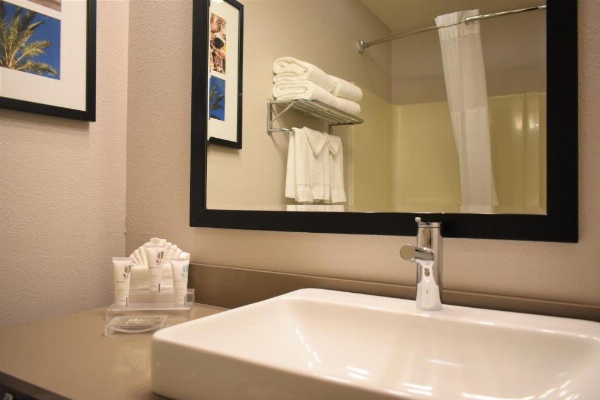 Country Inn & Suites by Radisson Kenosha - Pleasant Prairie image 24