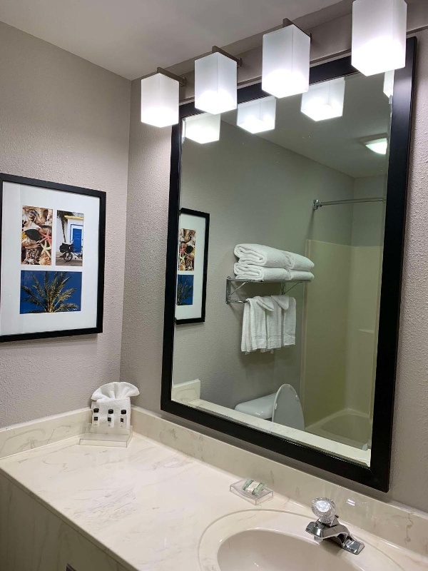 Country Inn & Suites by Radisson Kenosha - Pleasant Prairie image 6